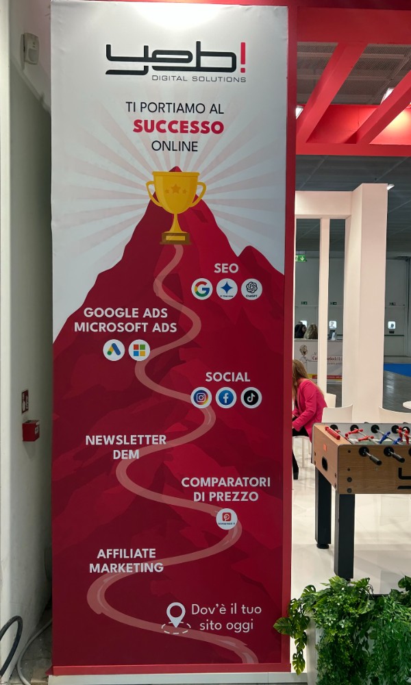 Colonna dello stand di Yeb! a Cosmofarma 2026